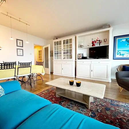 In With Stunning Sea Views アパート